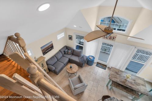 211 Canal Ln, Lavallette NJ  08735-1604 exterior