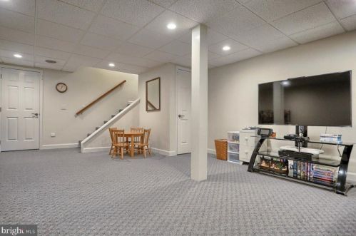 54 Strayer Dr, Carlisle PA 17013-4404 exterior