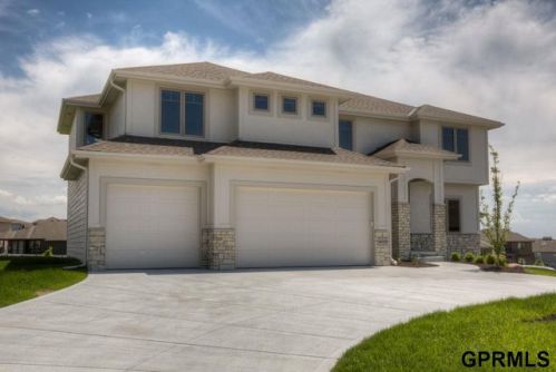 17112 Clay St, Bennington, NE 68007