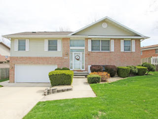 42 Royal Rd, Springfield, IL 62702-1548