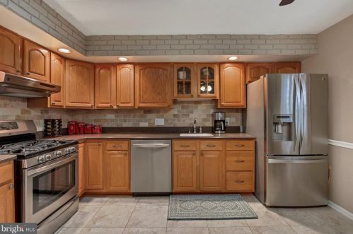 176 Berrywood Dr, Severna Park MD 21146-2033 exterior