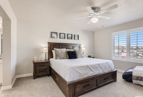 6544 Hvn Maple Dr, Taylorsville UT 84081-4162 exterior