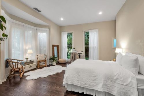 4321 Cresthaven Rd, Dallas TX  75209-3009 exterior