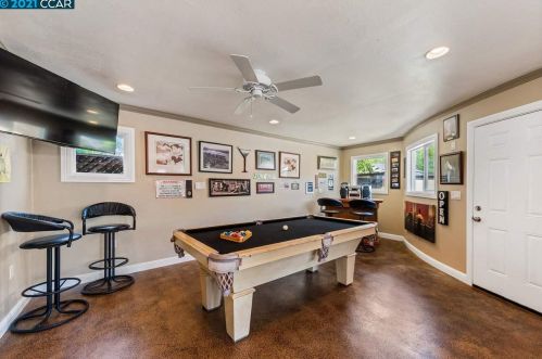 3144 Santa Paula Dr, Concord CA  94518-2821 exterior