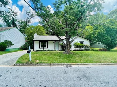 1162 Muirfield Dr, Stone Mountain, GA 30088-3208