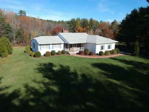 150 Mast St, Goffstown, NH 03045-3200