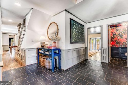 400 Breakwater Rdg, Atlanta GA  30328-1808 exterior