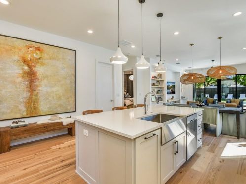 6001 Eureka Dr, Austin TX  78745-2962 exterior