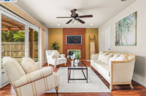 5884 Bellflower Dr, Newark, CA 94560-4815