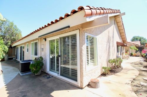 5 Cypress Tree Ln, Irvine CA  92612-2211 exterior