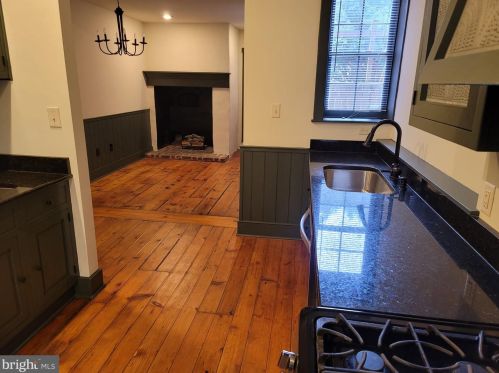 41 Philadelphia St, York PA  17401-1124 exterior