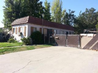 317 4th Ave, Visalia, CA 93291-3712