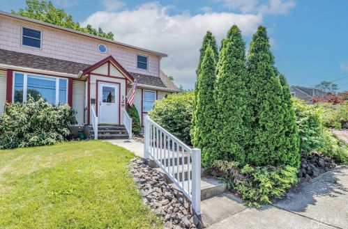129 Lawrence St, Perth Amboy, NJ 08863-2050