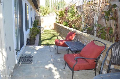 2040 Freesia Ave, Simi Valley CA  93063-3534 exterior