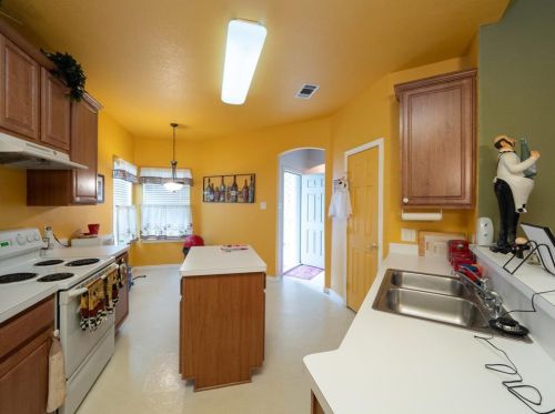 9345 Cynthia Ct, Fort Worth TX  76140-5170 exterior