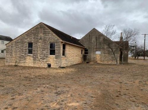 309 Leona, Cotulla, TX 78014-3122