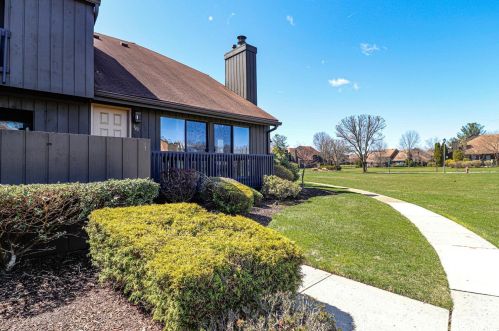 190 Westgate Dr, Edison, NJ 08820-1158