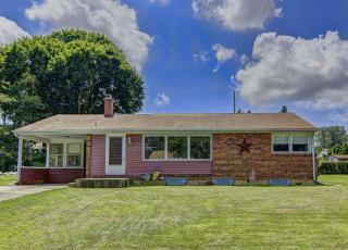 2458 Crystal Ln, York, PA 17402-3648