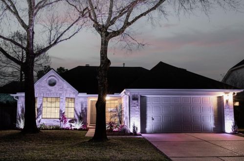 1205 Gulfton Dr, Pearland, TX 77581-6740
