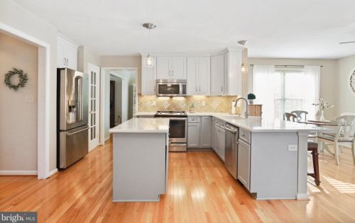 16909 Cavalry Dr, Williamsport, MD 21795-1438