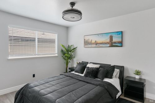 1068 Matthew Ct, Windsor CA  95492-8778 exterior
