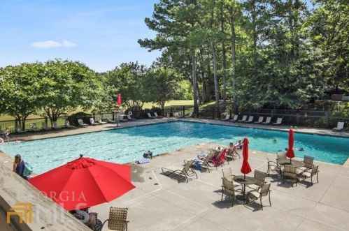 56 Cantey Pl, Atlanta GA  30327-4082 exterior