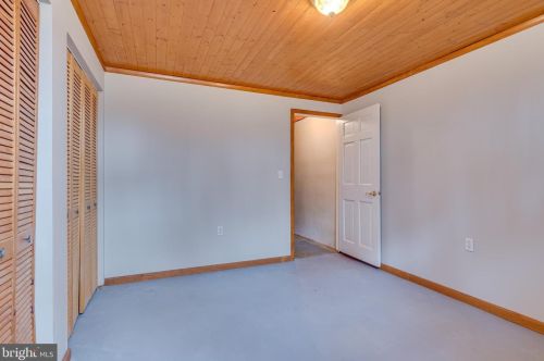 165 Gingerbread Ln, Harpers Ferry WV 25425-5591 exterior