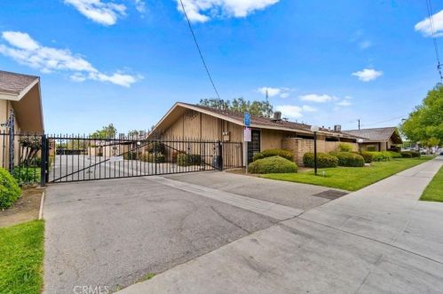3757 Fruit Ave, Fresno, CA 93705-5235