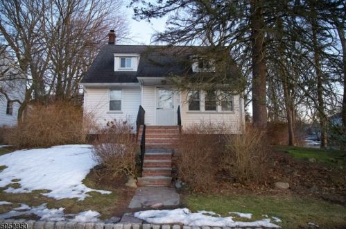 50 Robertson Rd, Town Center, NJ 07052-3560