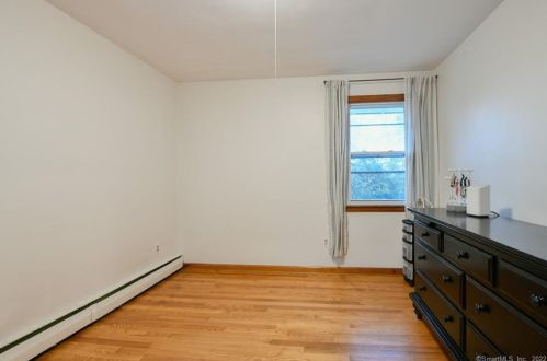 39 Maryland Dr, Middlefield CT  06455-1005 exterior