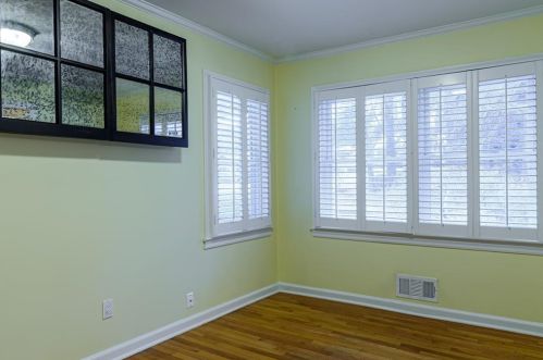 1543 Knob Hl Dr, Atlanta GA  30329-3208 exterior