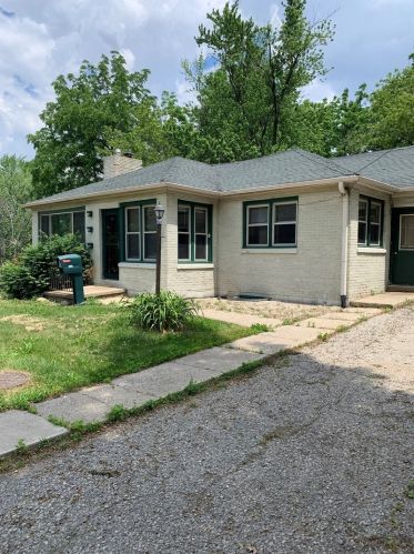 203 Main St, Hillcrest, IL 61068-4550