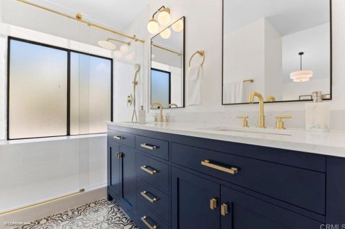 335 Whispering Brook Dr, Vista CA 92083-1956 exterior