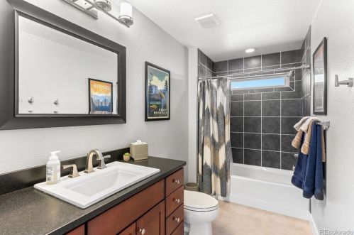 2939 Grant St, Englewood CO 80113-1617 exterior