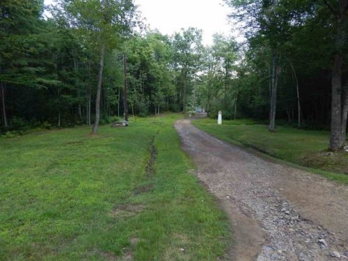 18 Megan Dr, Tilton, NH 03276