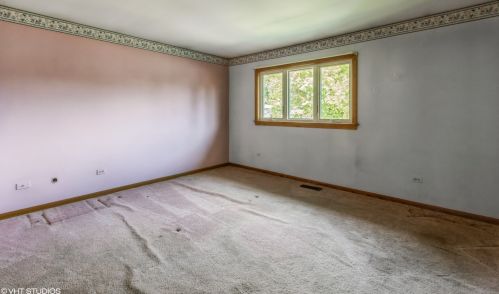 3 Swan Cir, Lemont IL  60440-1237 exterior