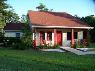 105 Wildflower Ln, Aydlett, NC 27916-9609