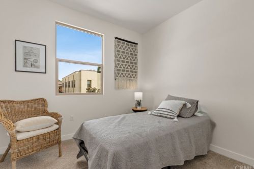 806 Santa Ana Blvd, Santa Ana CA 92701-3962 exterior