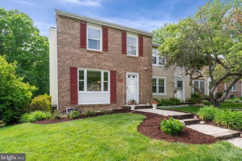 8150 Loving Forest Ct, Springfield, VA 22153-3722
