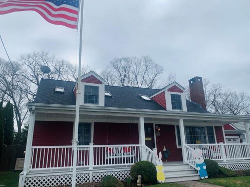 81 Durfee Rd, Tiverton, RI 02878-1611