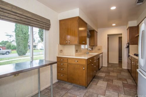 4644 Edgewood Pl, Riverside CA  92506-1027 exterior