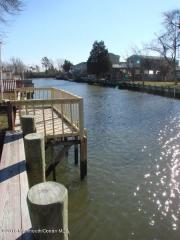 72 Fairway Dr, Tuckerton, NJ 08087-2810