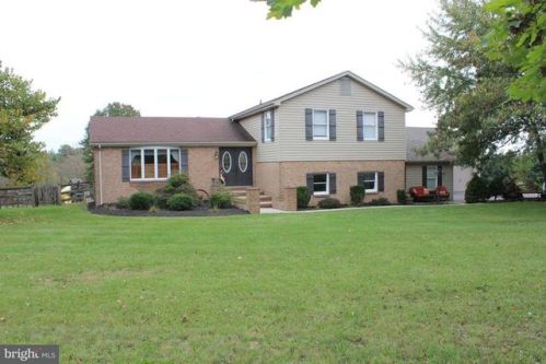 278 Hollis Dr, Gerrardstown, WV 25420-4022