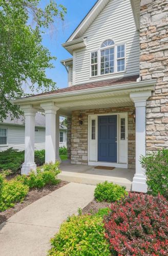 617 Hammer Ln, North Aurora, IL 60542-9154