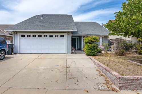 1913 Ursini Ln, Modesto, CA 95355-1447