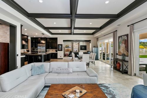 16105 Mariposa Ave, Riverside CA  92504 exterior