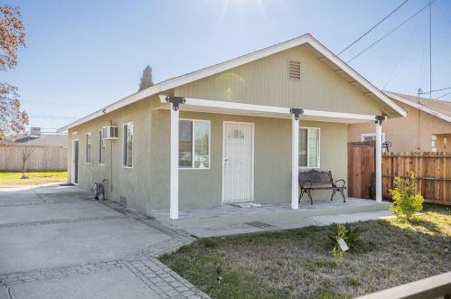 2012 Kenneth St, Modesto, CA 95351-3421