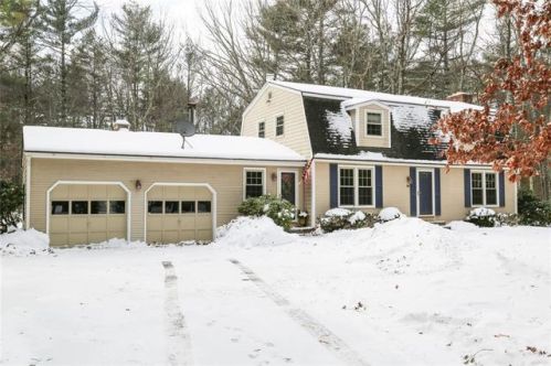 98 Rustic Acres Dr, Glocester, RI 02814-1528