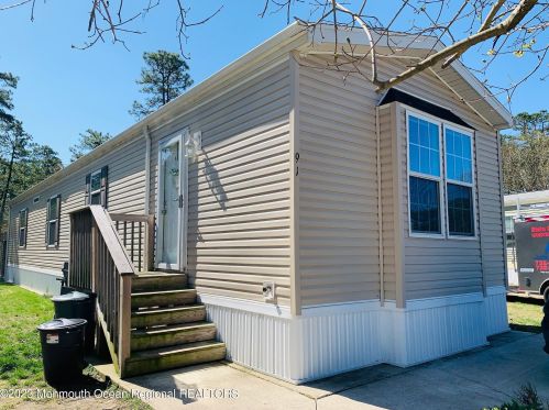 91 Woodchuck Pkwy, Lakehurst, NJ 08759-3652