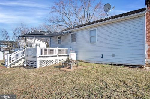 111 Fairview Dr, Carlisle PA  17013-8474 exterior